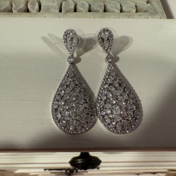 Jewelry - Teardrop earrings